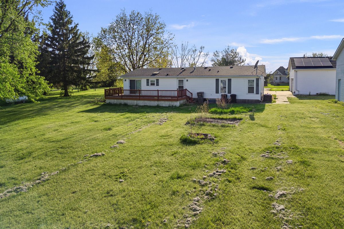 409 233rd Street, Aledo, IL 61231