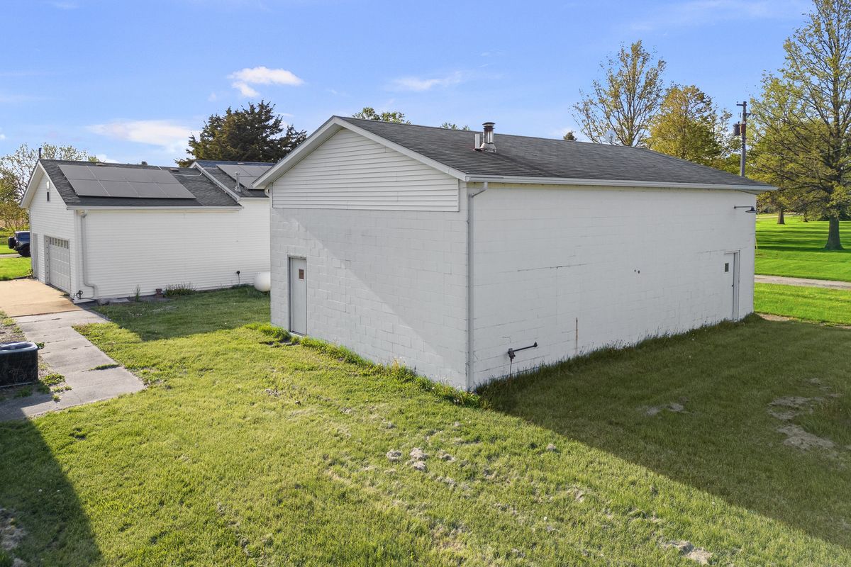 409 233rd Street, Aledo, IL 61231