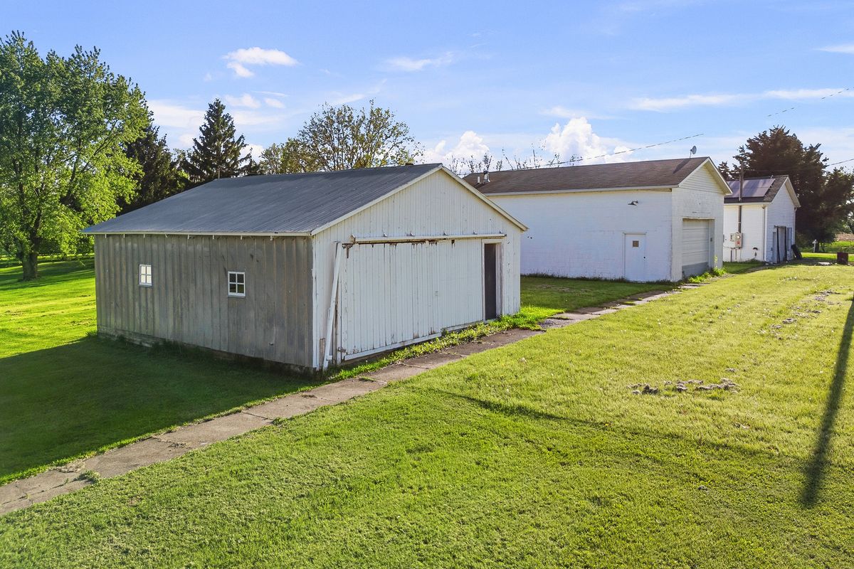 409 233rd Street, Aledo, IL 61231