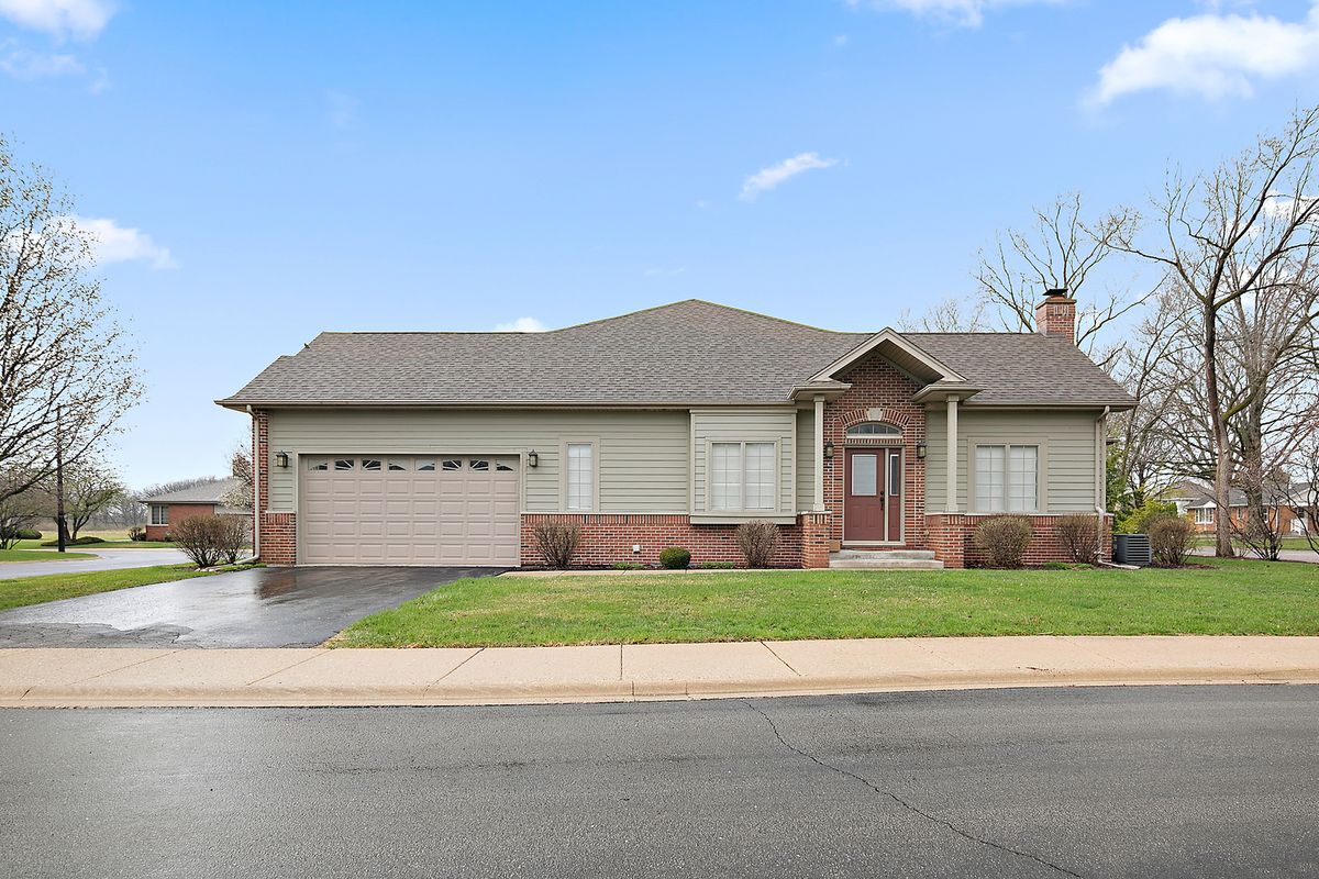 738 River Place Drive, Bourbonnais, IL 60914