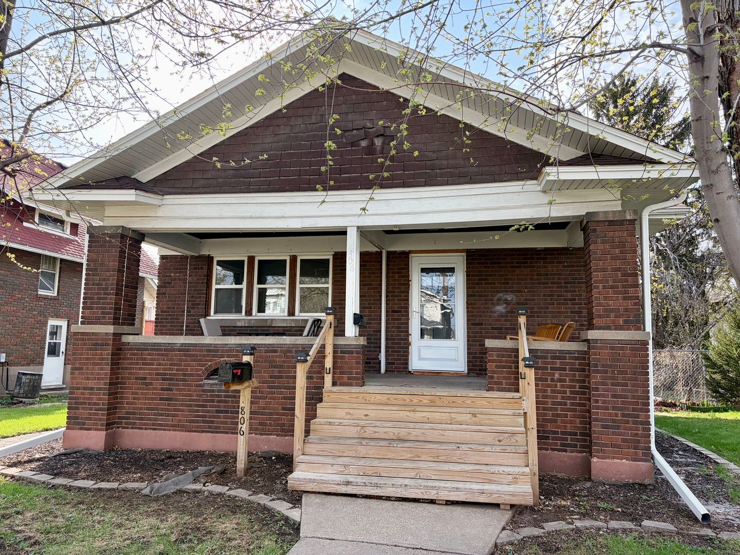 806 N 3rd Street — Clinton, IA 52732