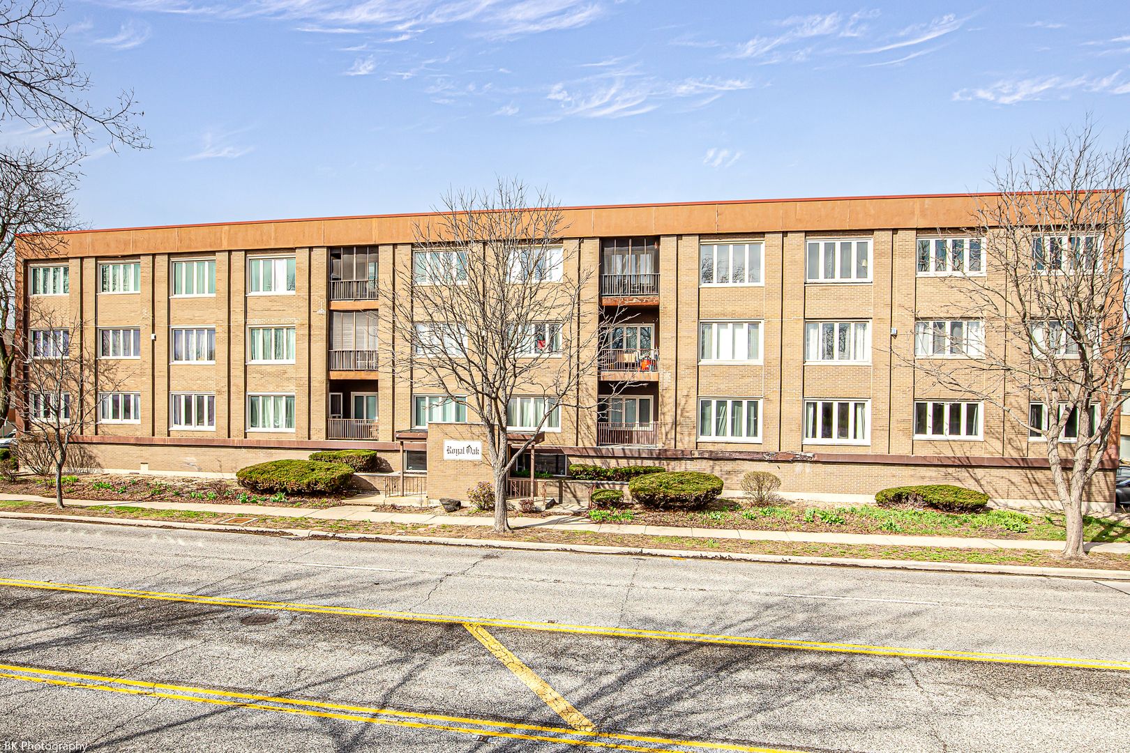 10048 S Pulaski Avenue #3J — Oak Lawn, IL 60453