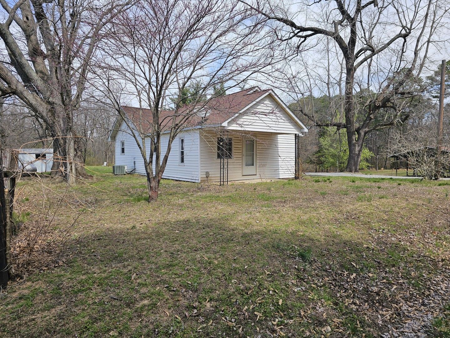 14104 E Game Farm Road — Mt Vernon, IL 62864
