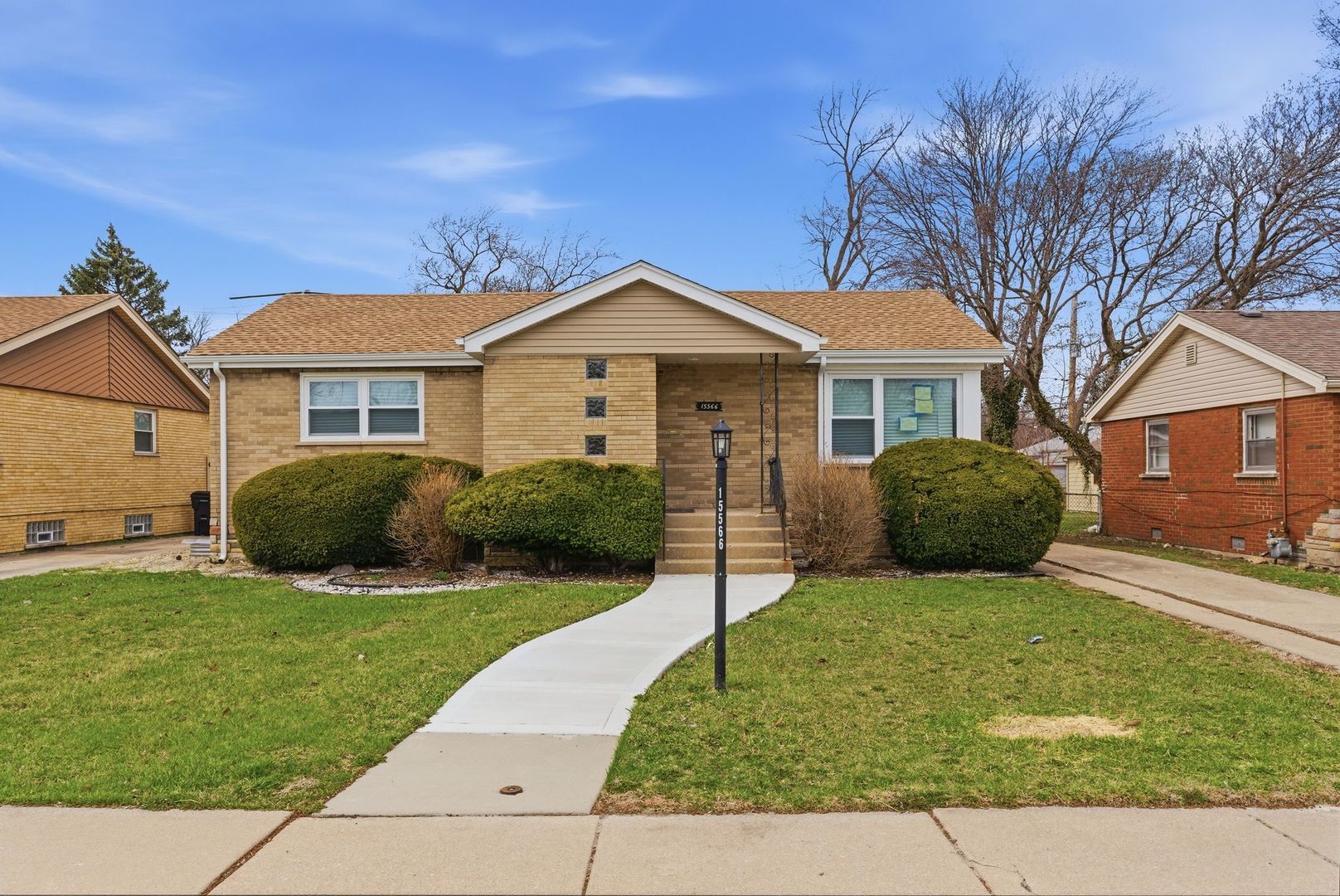 15566 Gouwens Lane — South Holland, IL 60473