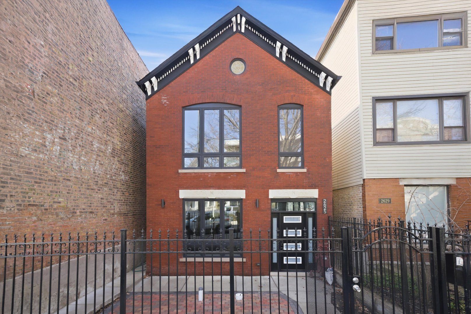 2625 W Armitage Avenue — Chicago, IL 60647