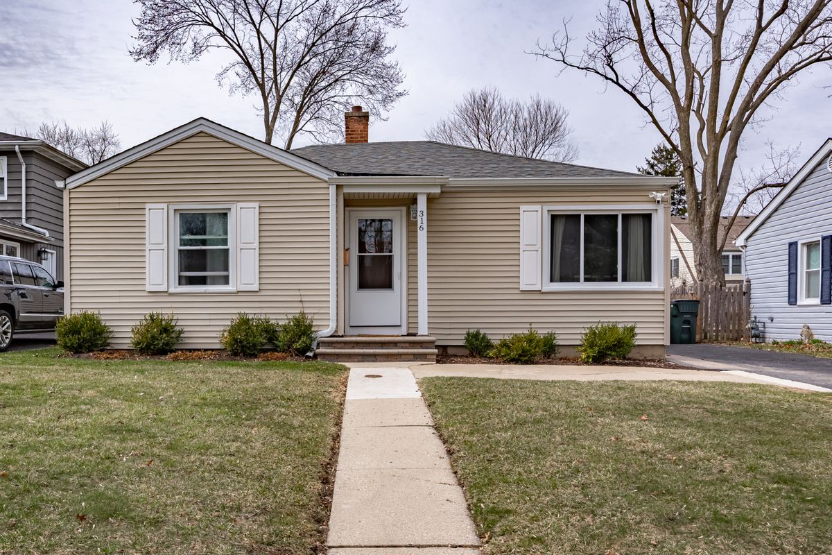 316 Schiller Street, Palatine, IL 60067