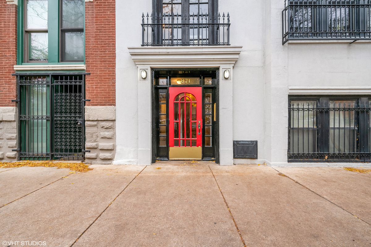 871 La Salle Street, Chicago, IL 60610