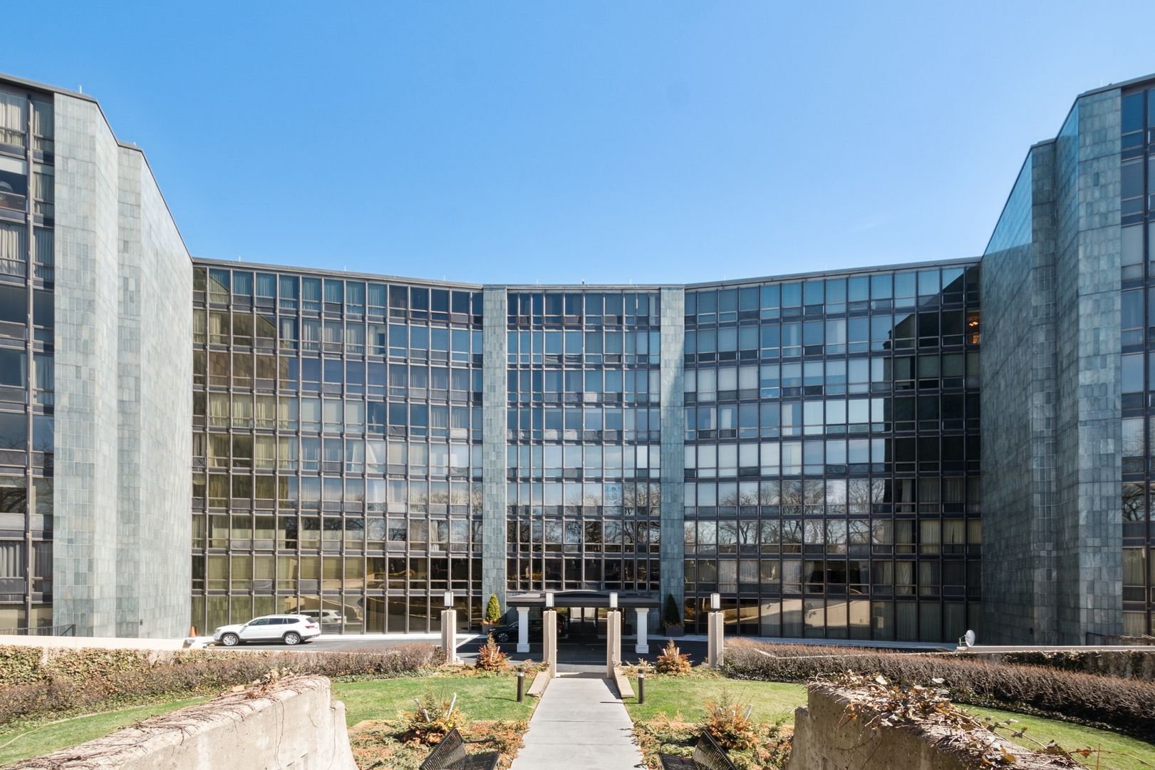 1420 Sheridan Road #3i — Wilmette, IL 60091