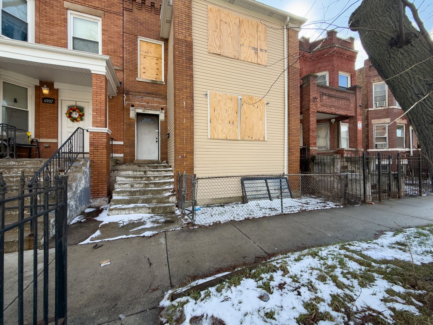 4911 W Van Buren Street — Chicago, IL 60644