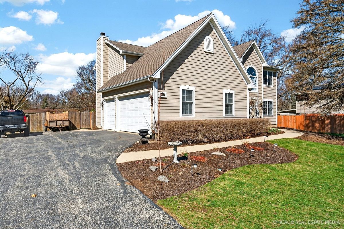 6119 Sands Road, Crystal Lake, IL 60014