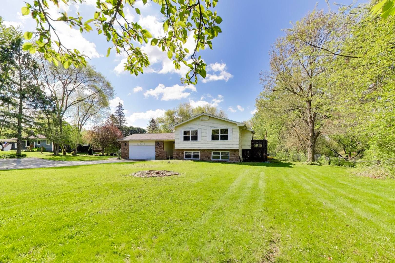 9505 Elm Lane — Crystal Lake, IL 60014