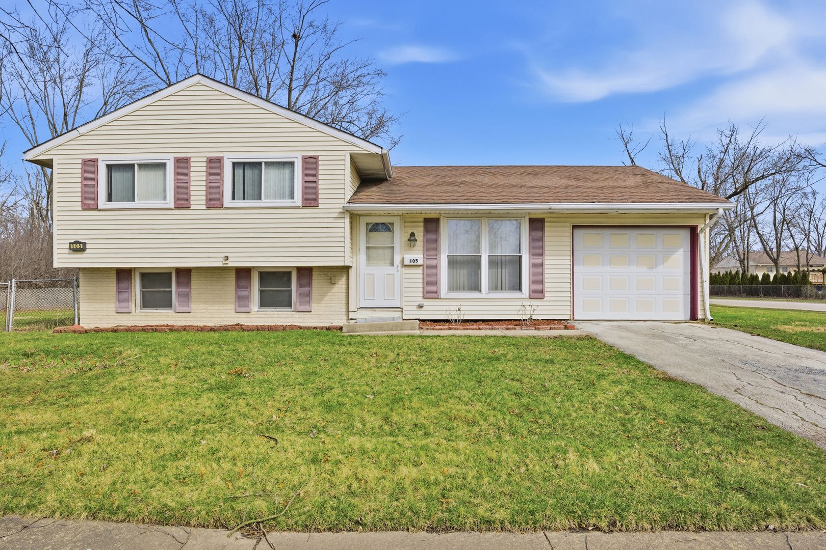 105 E Center Street — Glenwood, IL 60425