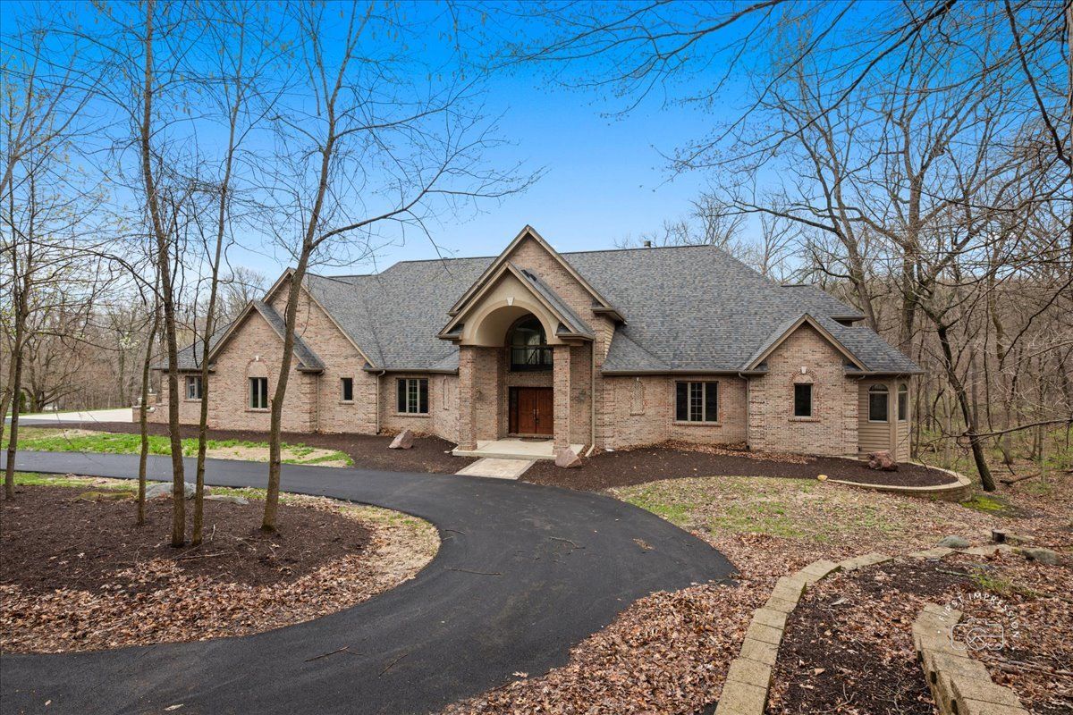 54 Woodland Drive — Yorkville, IL 60560
