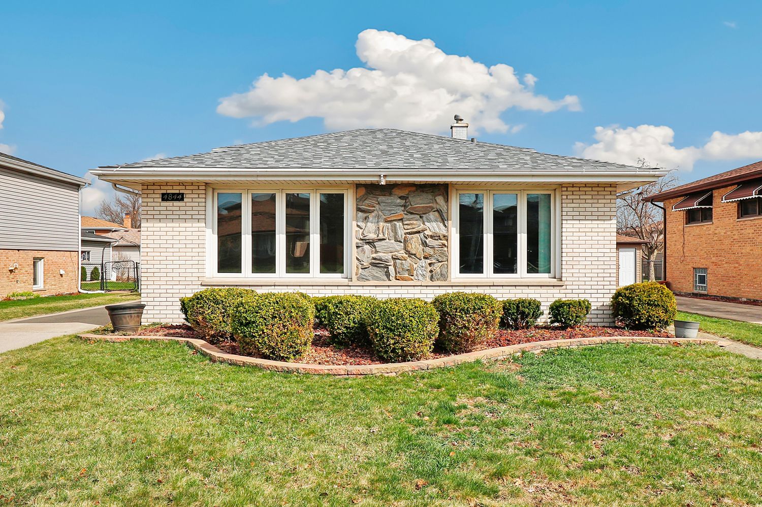 4844 W 121st Place — Alsip, IL 60803