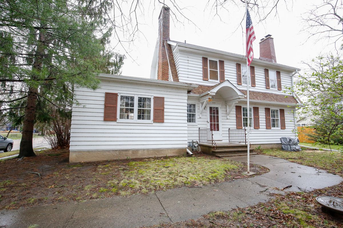 422 Hennepin Avenue, Dixon, IL 61021