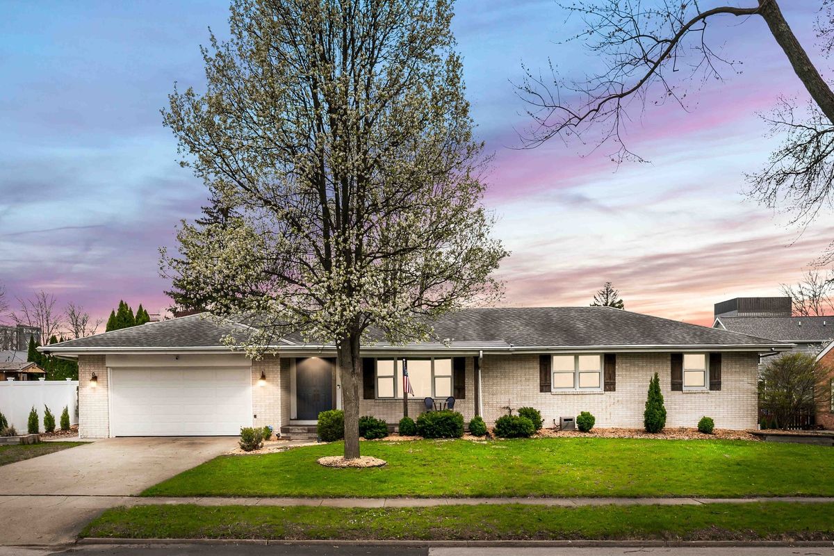 104 Ruth Road, Bloomington, IL 61701