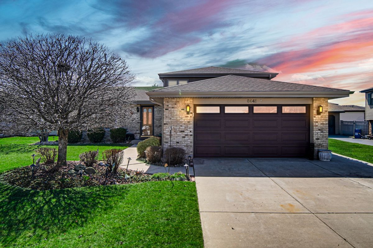 8445 162nd Street, Tinley Park, IL 60487