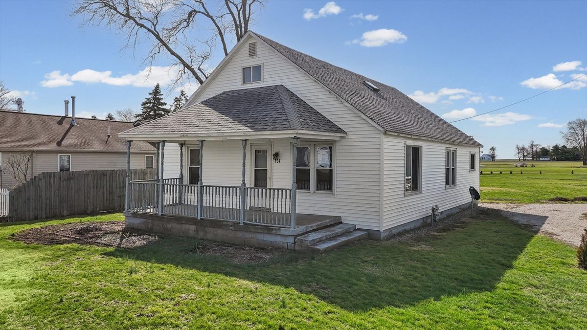 104 E Allen Street, Allerton, IL 61810