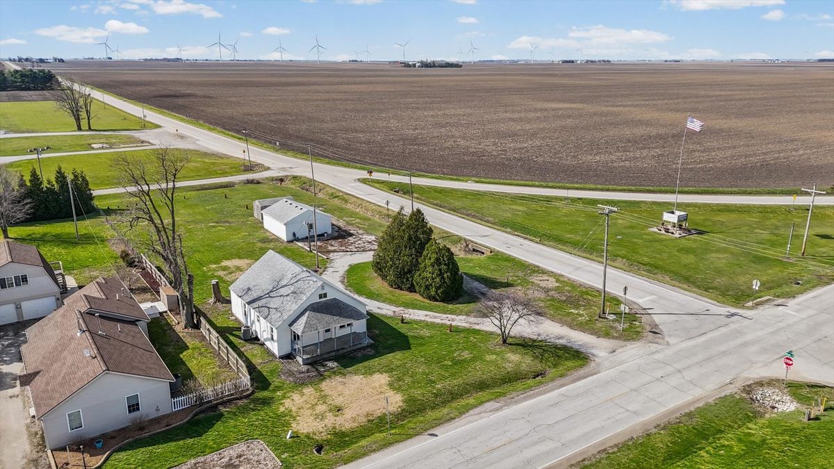 104 E Allen Street, Allerton, IL 61810