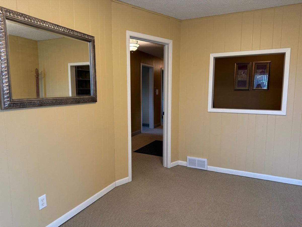 341 W Walnut Street, Oglesby, IL 61348