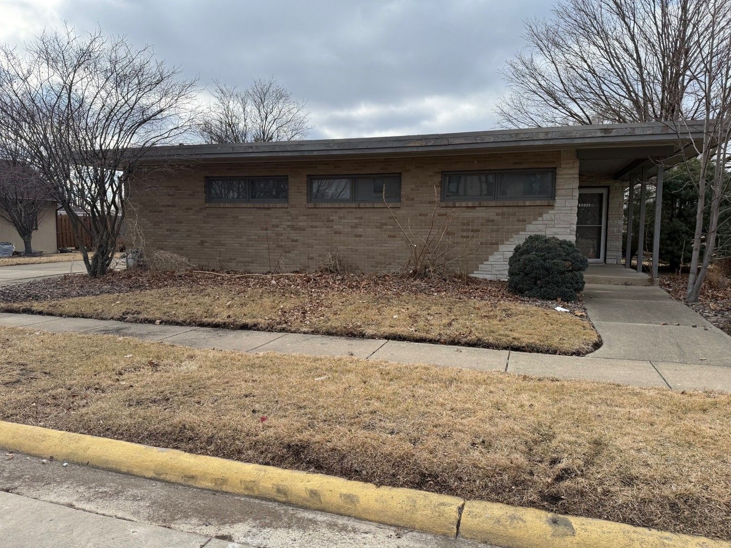 341 W Walnut Street — Oglesby, IL 61348