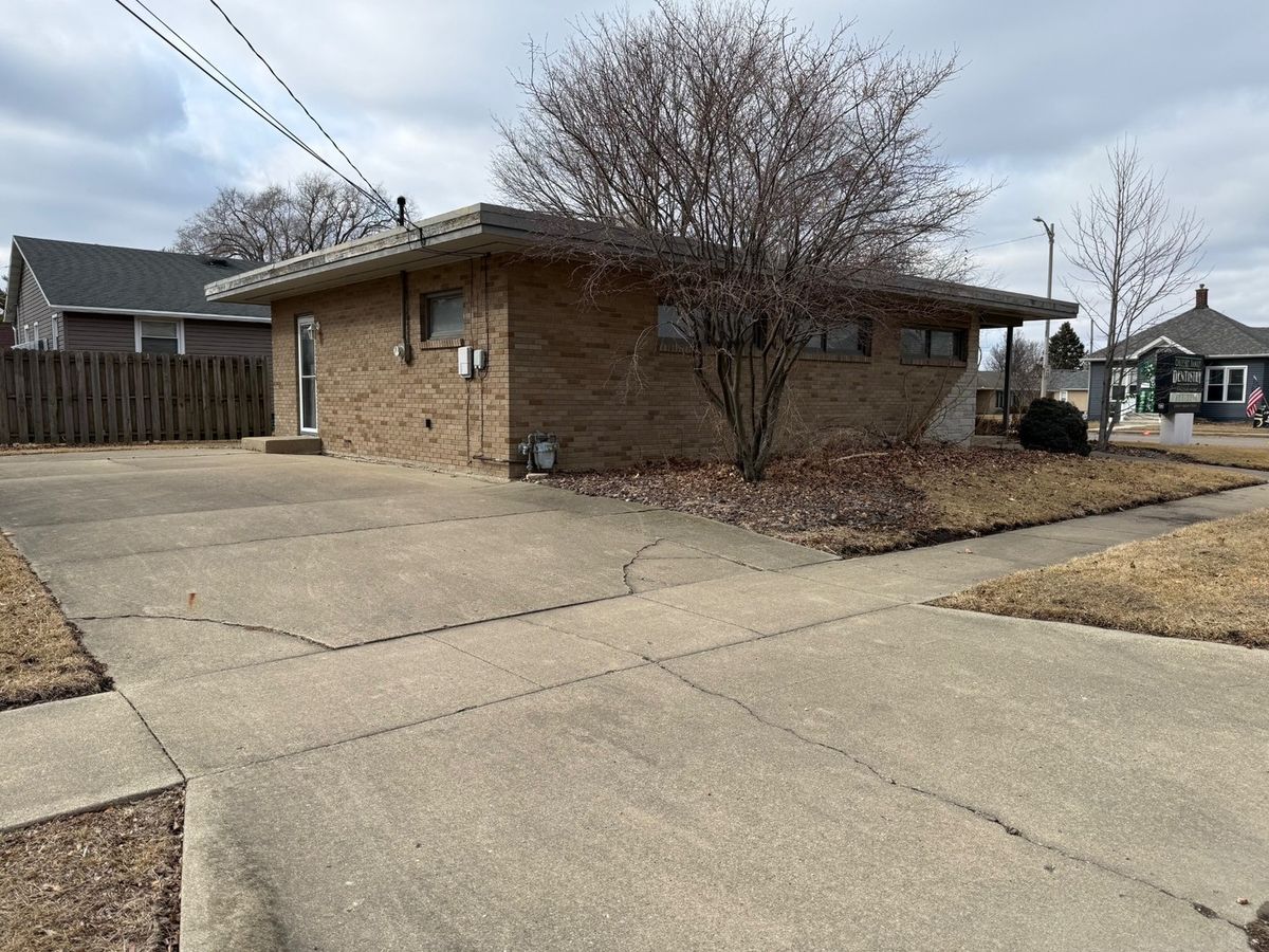 341 W Walnut Street, Oglesby, IL 61348