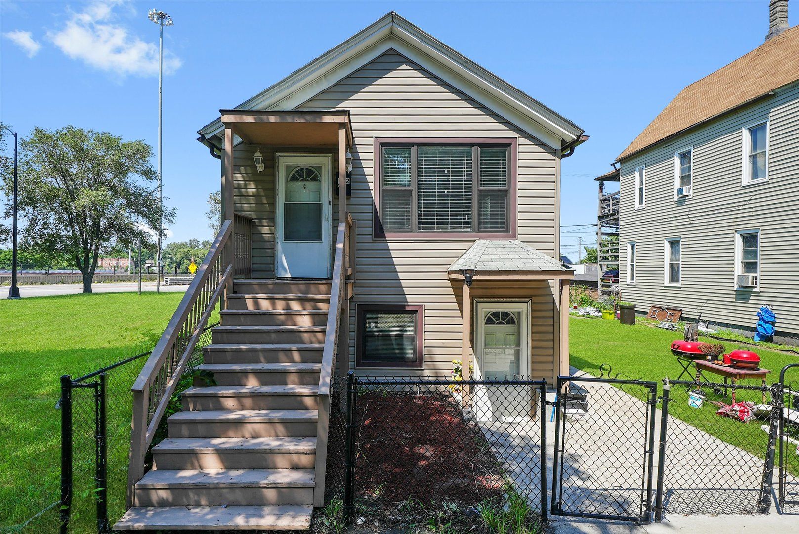 142 Swann Street — Chicago, IL 60609