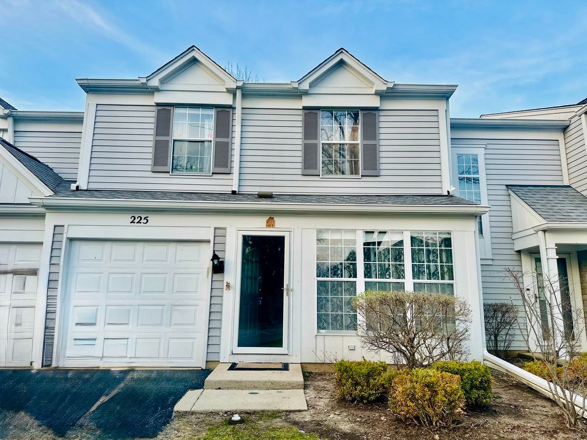 225 Port Royal Circle, Aurora, IL 60504