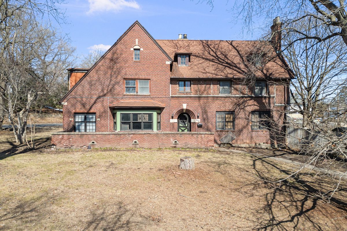 1012 5th Avenue, Clinton, IA 52732