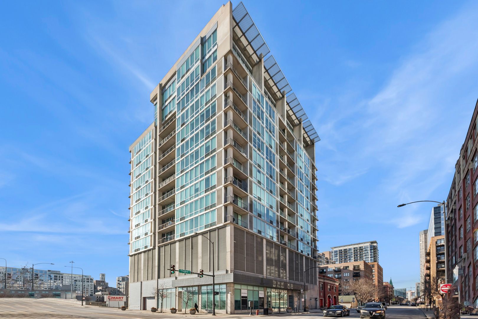 700 W Van Buren Street #1105 — Chicago, IL 60607