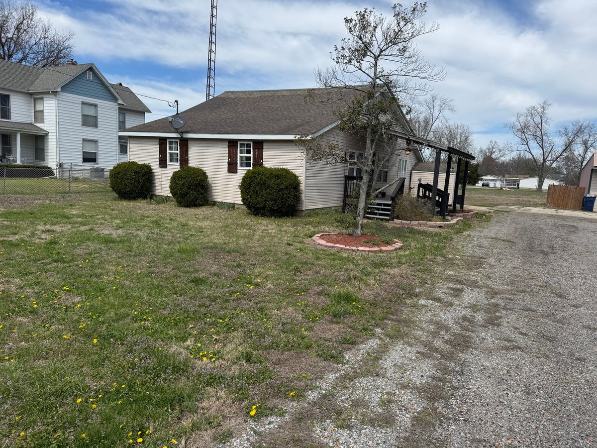 303 Main Street, Ewing, IL 62836