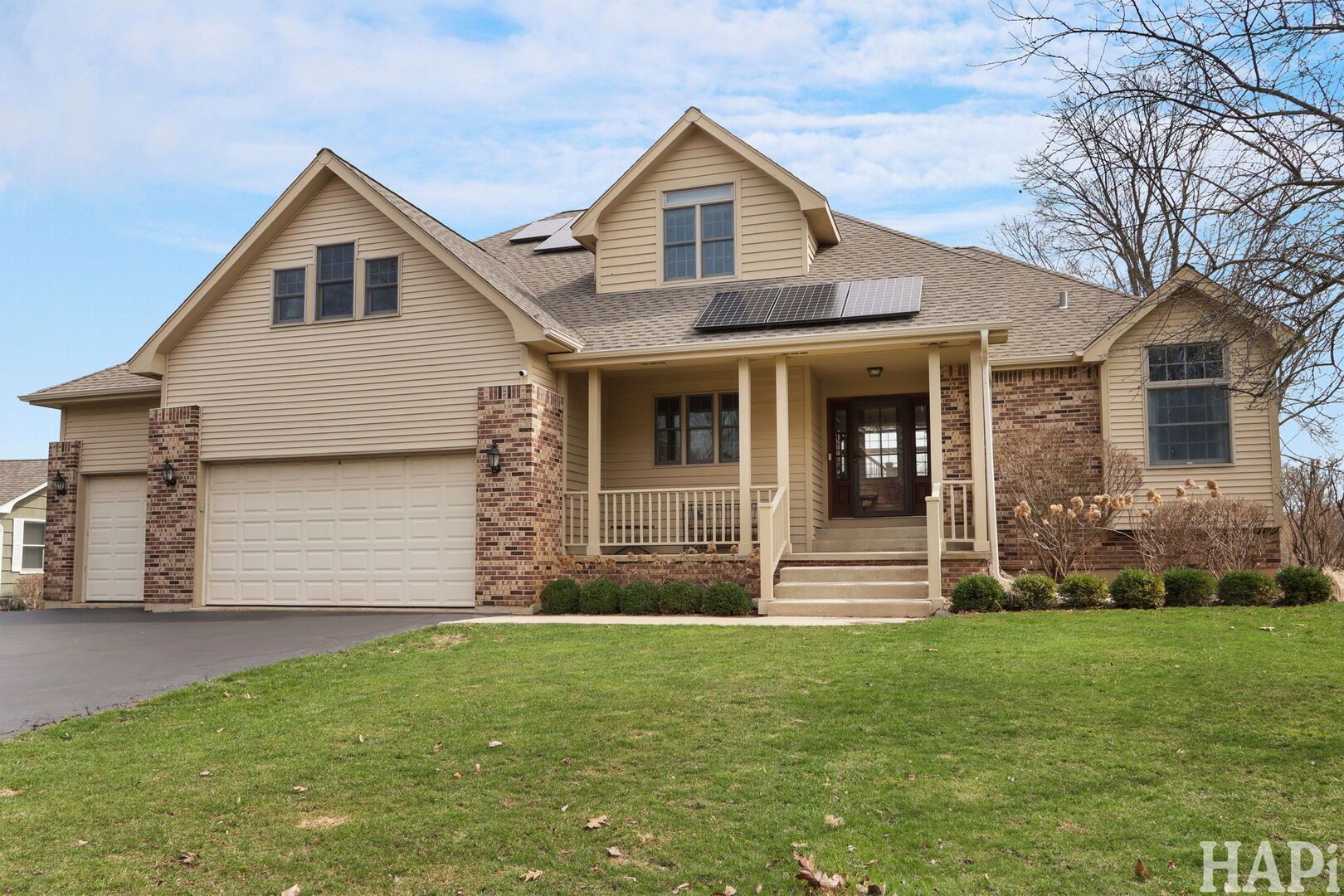202 Country Club Drive — McHenry, IL 60050