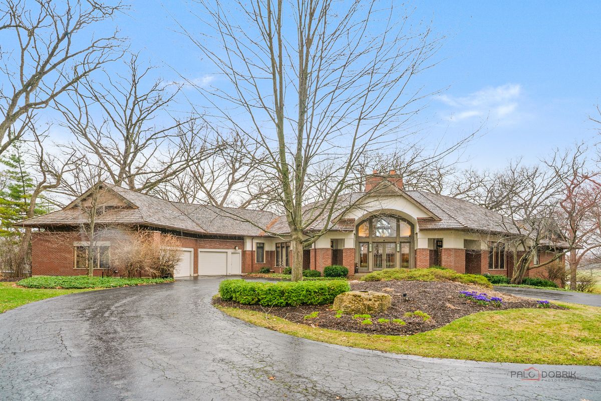 132 Wynstone Drive, North Barrington, IL 60010