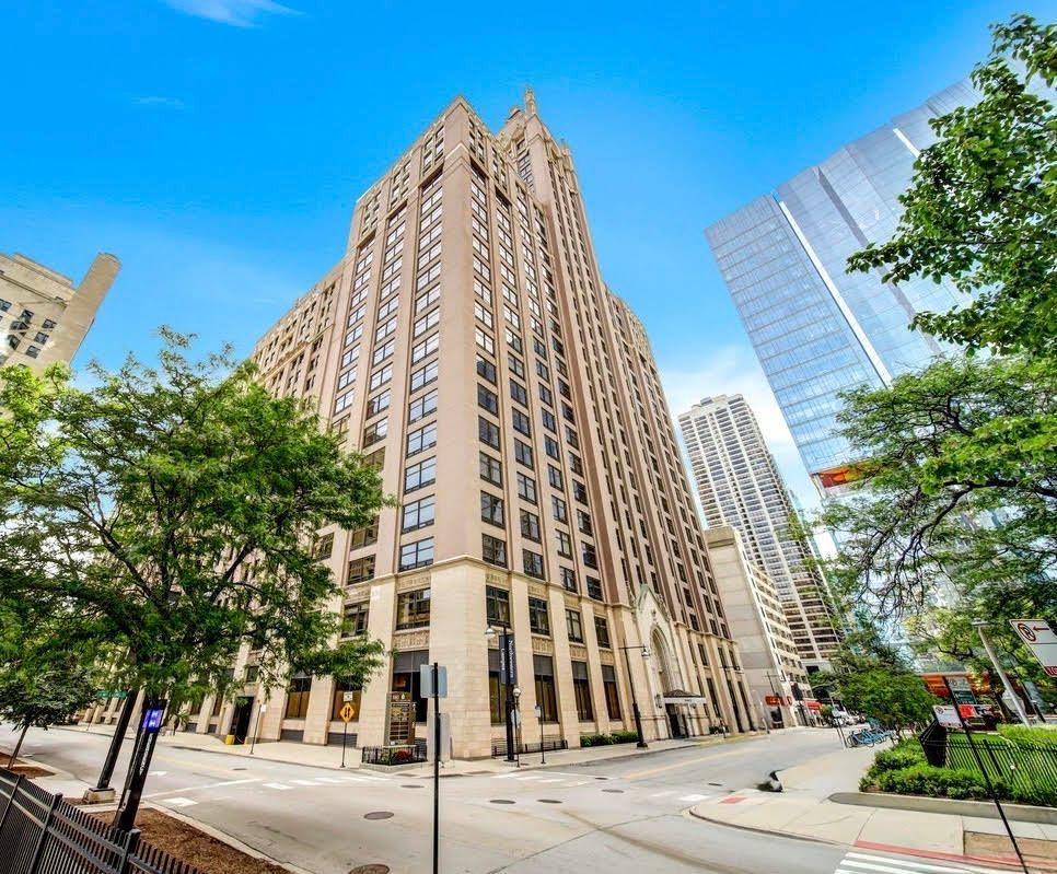 680 N Lake Shore Drive #817 — Chicago, IL 60611