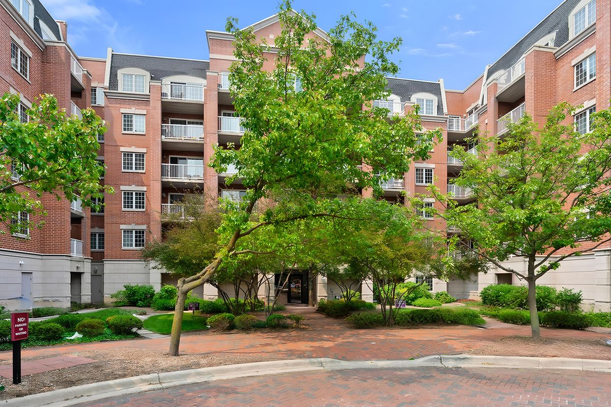 4833 Olcott Avenue, Harwood Heights, IL 60706