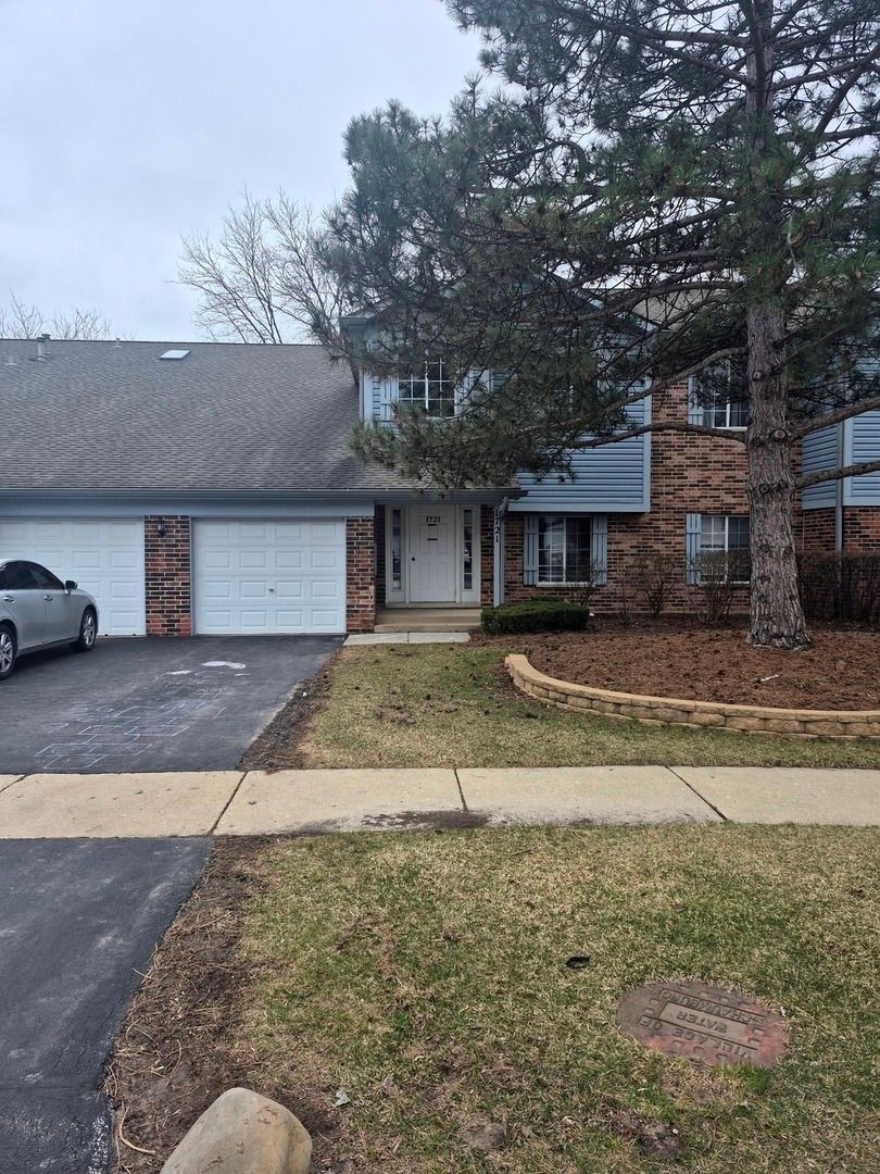 1721 Chesapeake Lane #2 — Schaumburg, IL 60193
