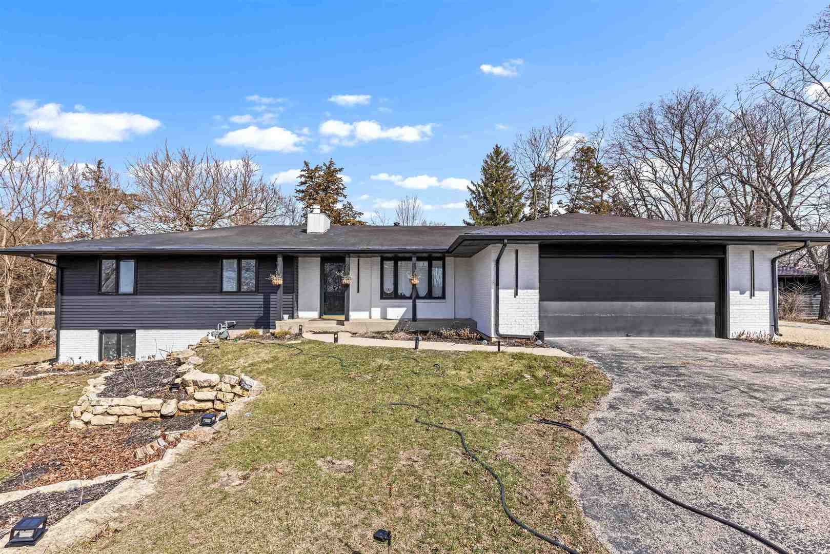 7010 PRAIRIE HILL Road — South Beloit, IL 61080