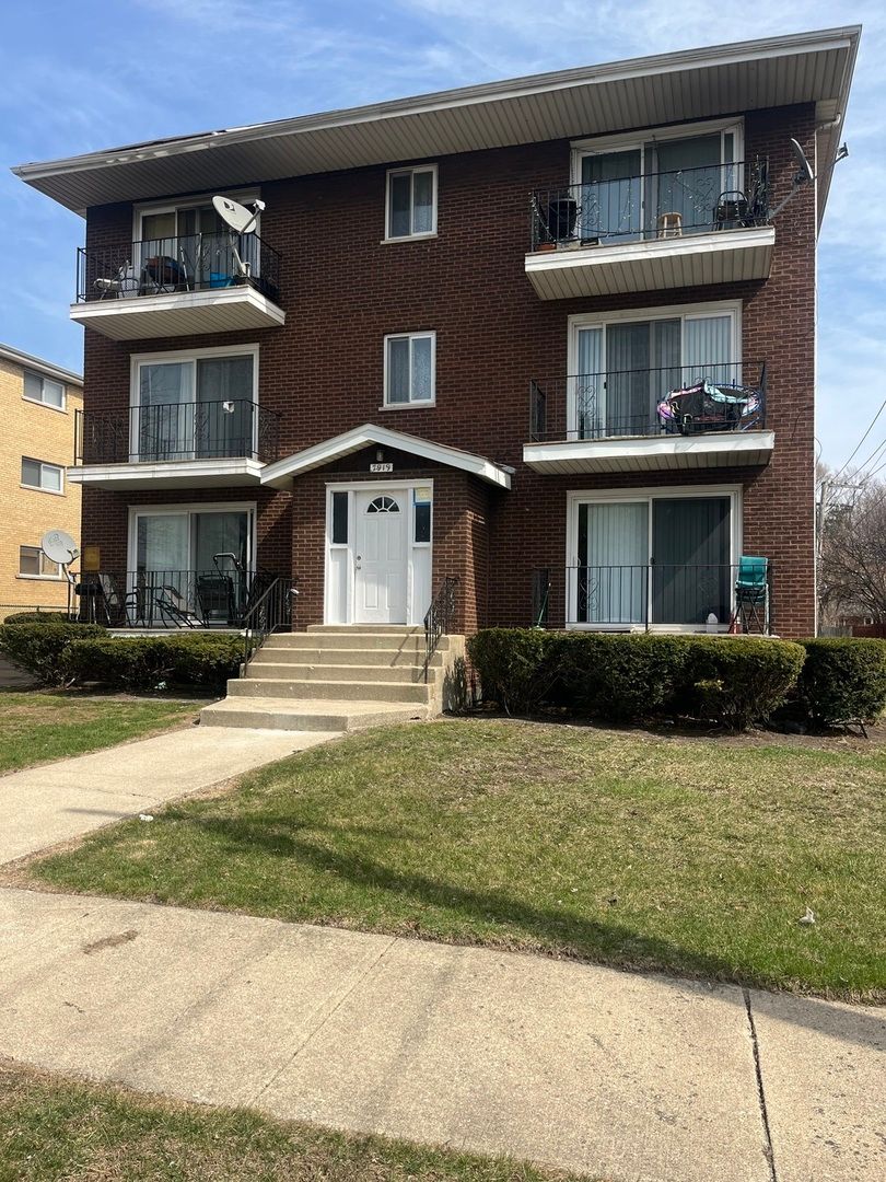 7919 83RD Court, Justice, IL 60458