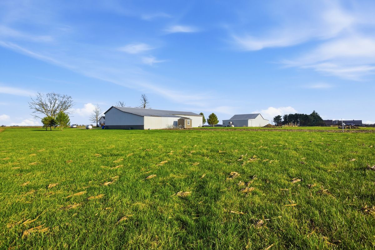 1189 County Road 200 E Road, Seymour, IL 61875