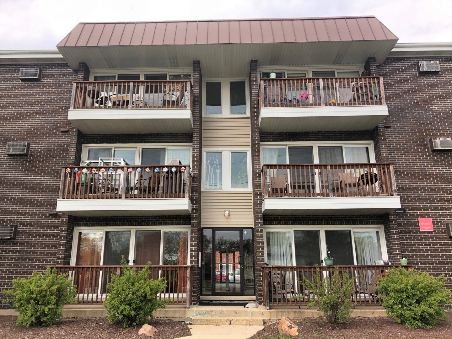 8656 S 84th Court #3NW — Hickory Hills, IL 60457