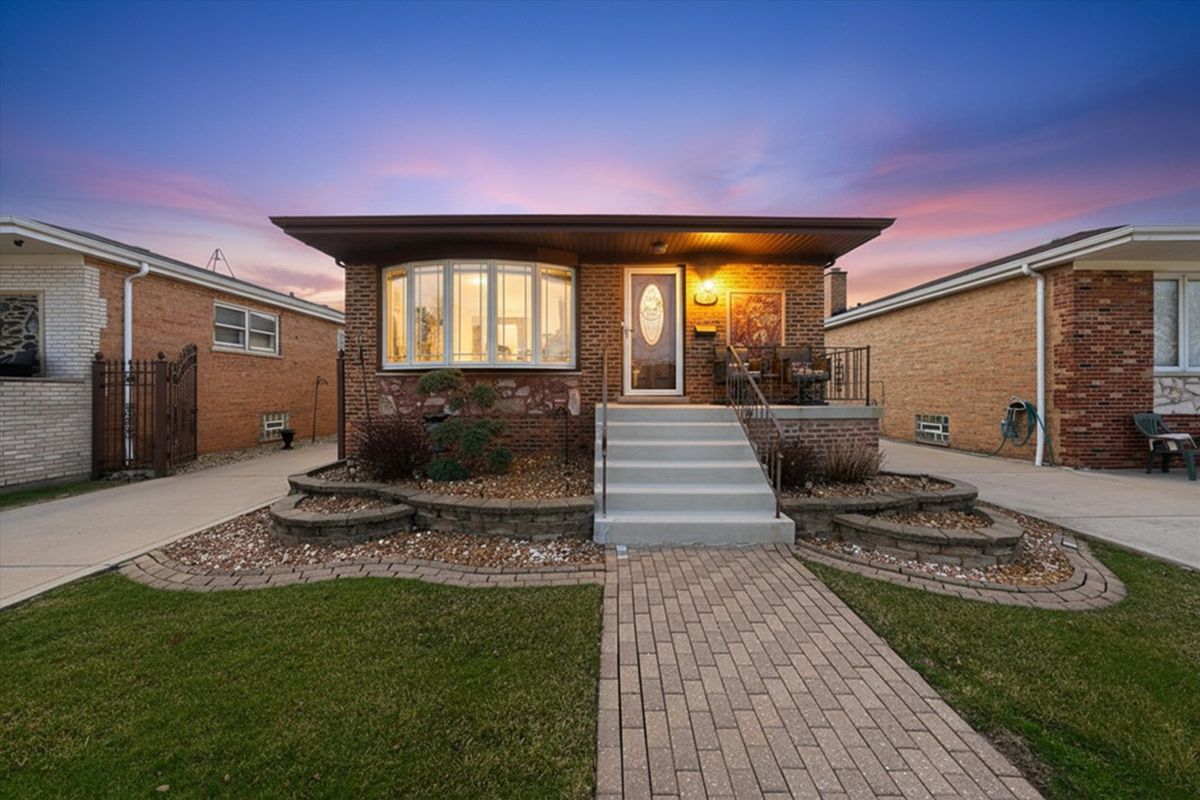 11648 Avenue J, Chicago, IL 60617