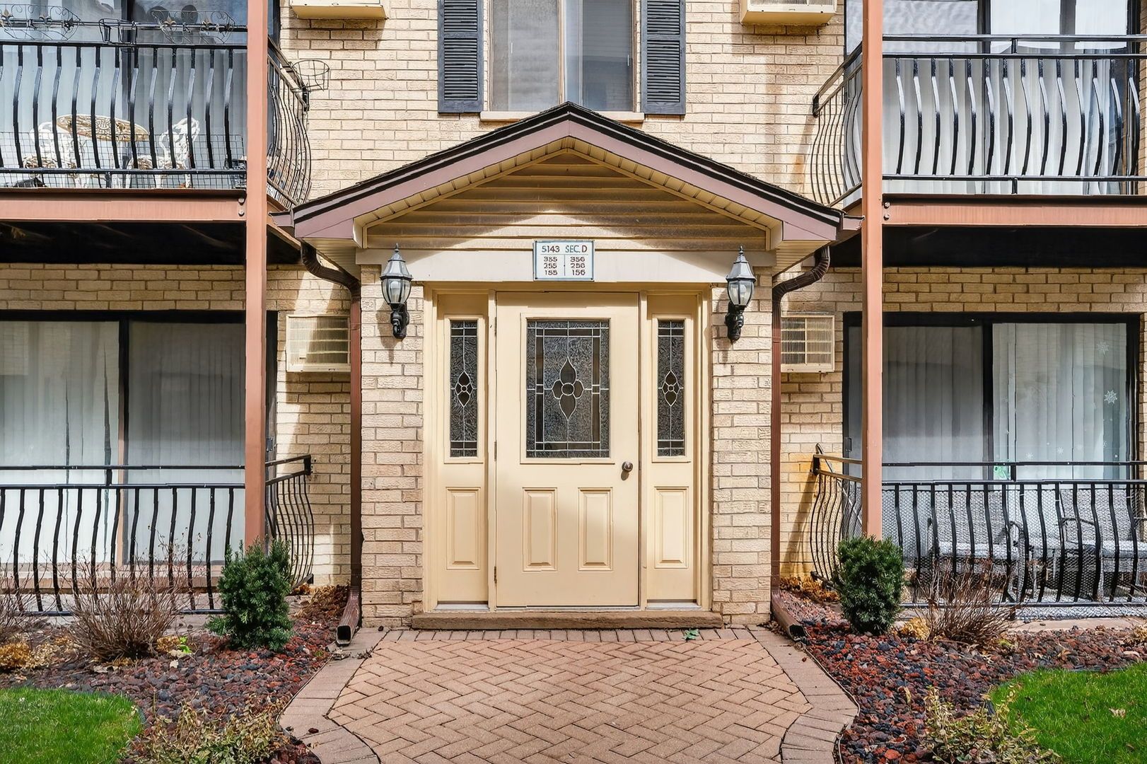 5143 N East River Road #355-D — Chicago, IL 60656