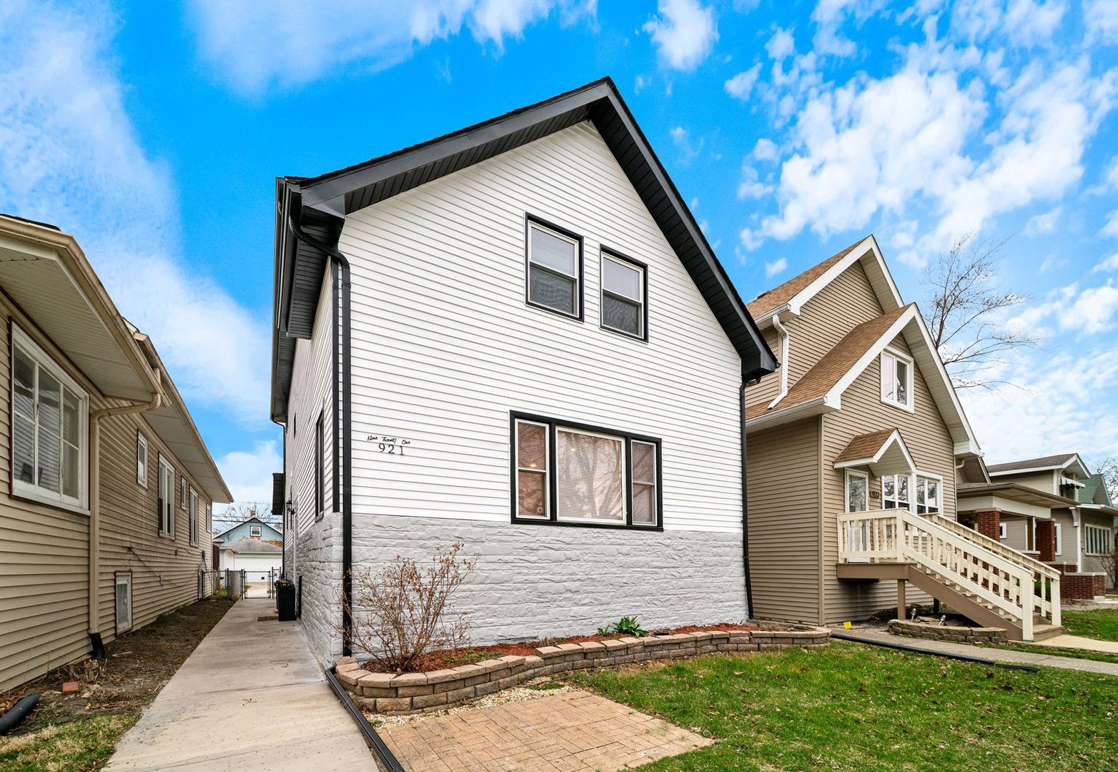 921 N Humphrey Avenue — Oak Park, IL 60302