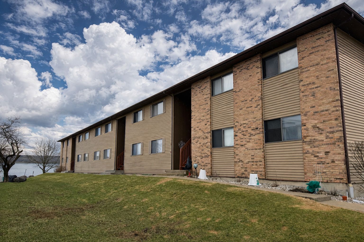 565 DEAN Drive #F — South Elgin, IL 60177