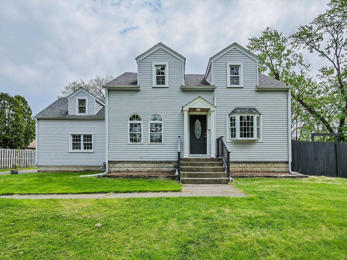 423 Center Street, Bensenville, IL 60106