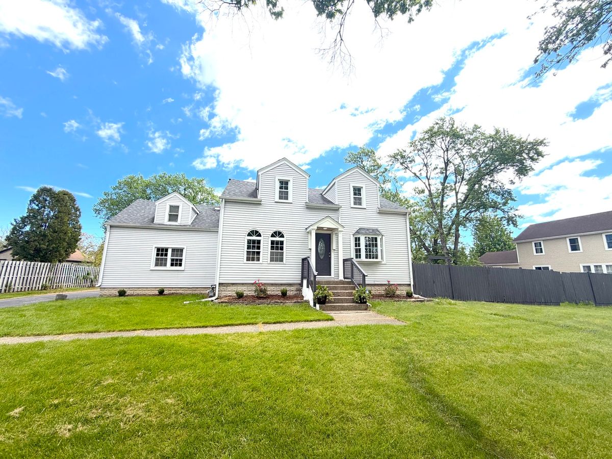 423 Center Street, Bensenville, IL 60106