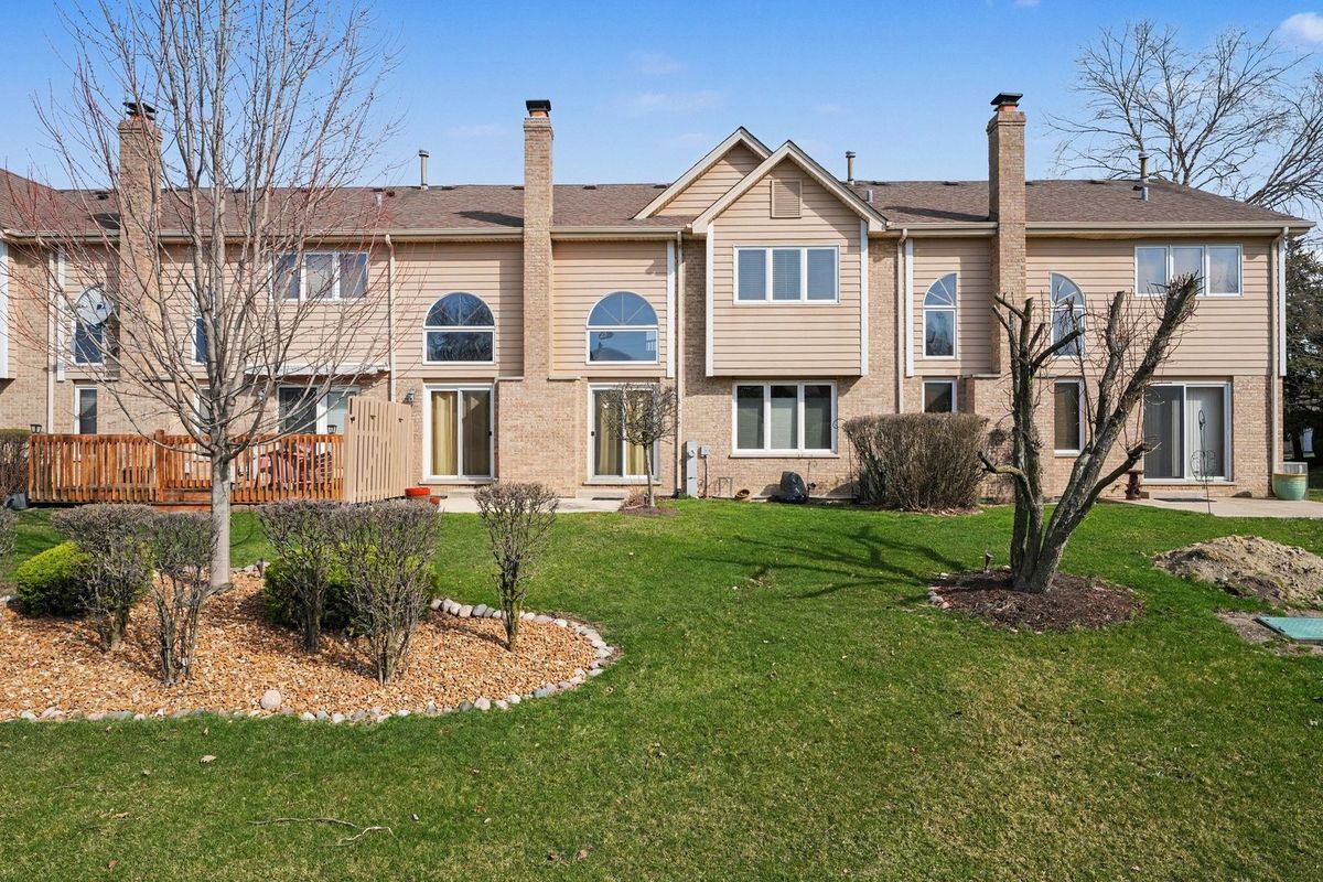 8027 Enclave Lane, Tinley Park, IL 60487