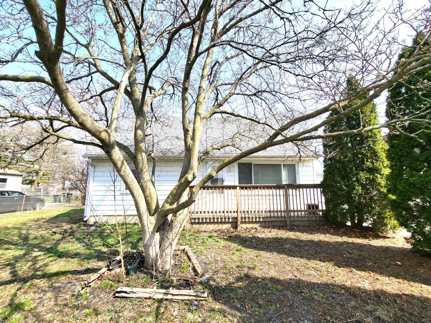 209 BELLEVUE Drive — Round Lake Park, IL 60073