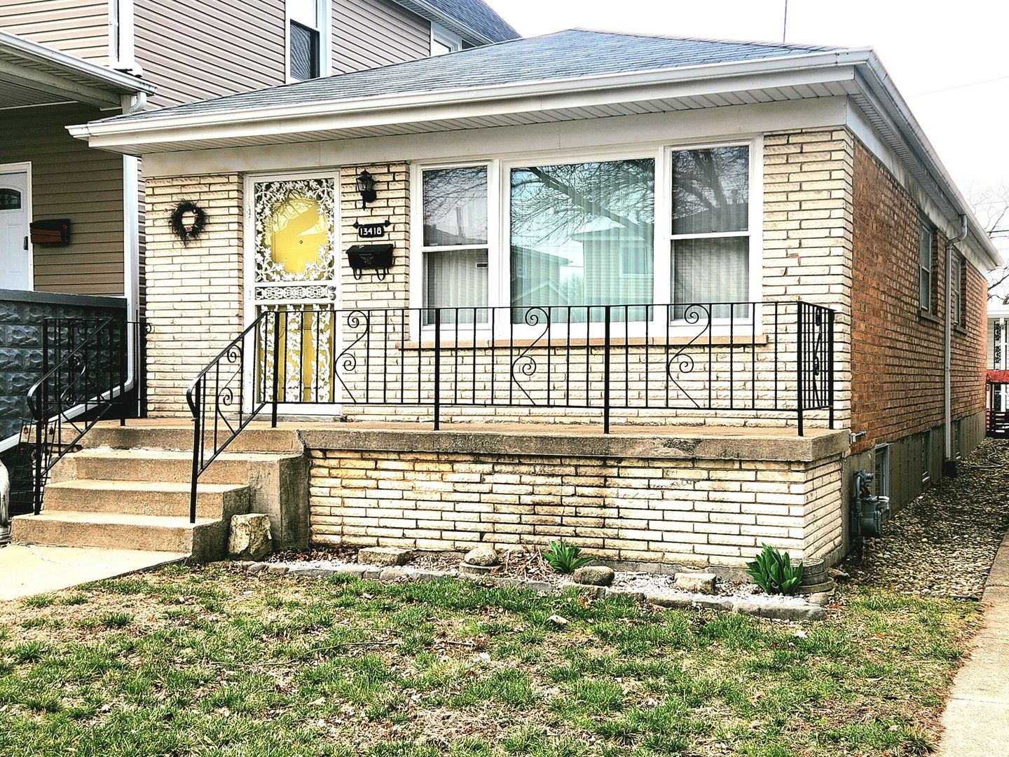 13418 S Mackinaw Avenue — Chicago, IL 60633
