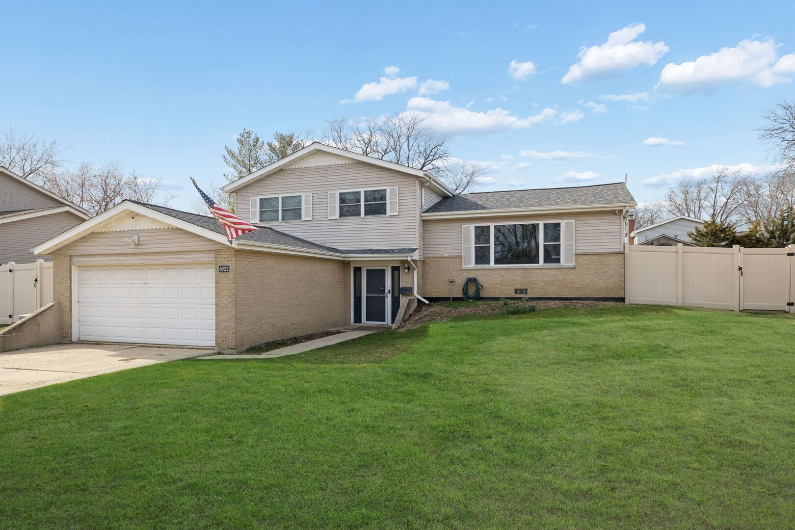 6922 Sierra Drive — Darien, IL 60561